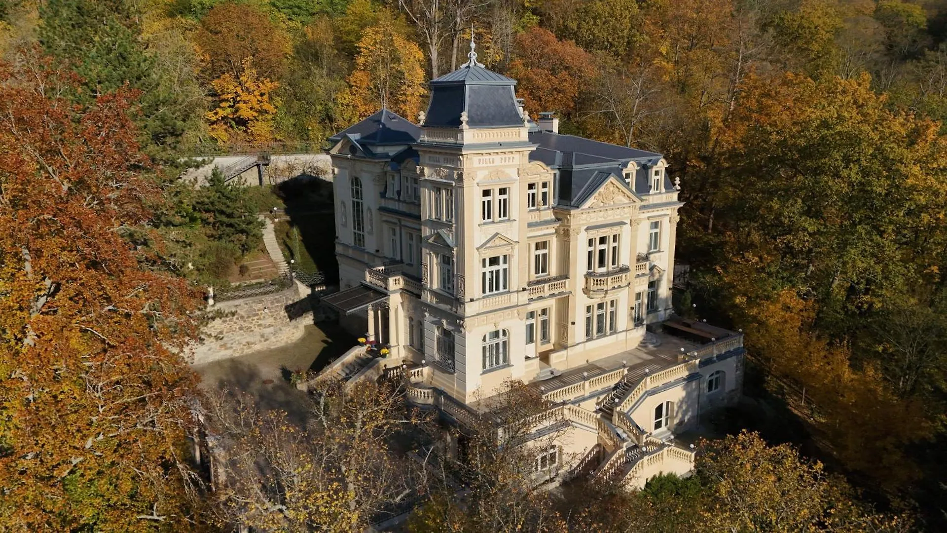 Villa Julius A Emma - Luxury Boutique Retreat contacts